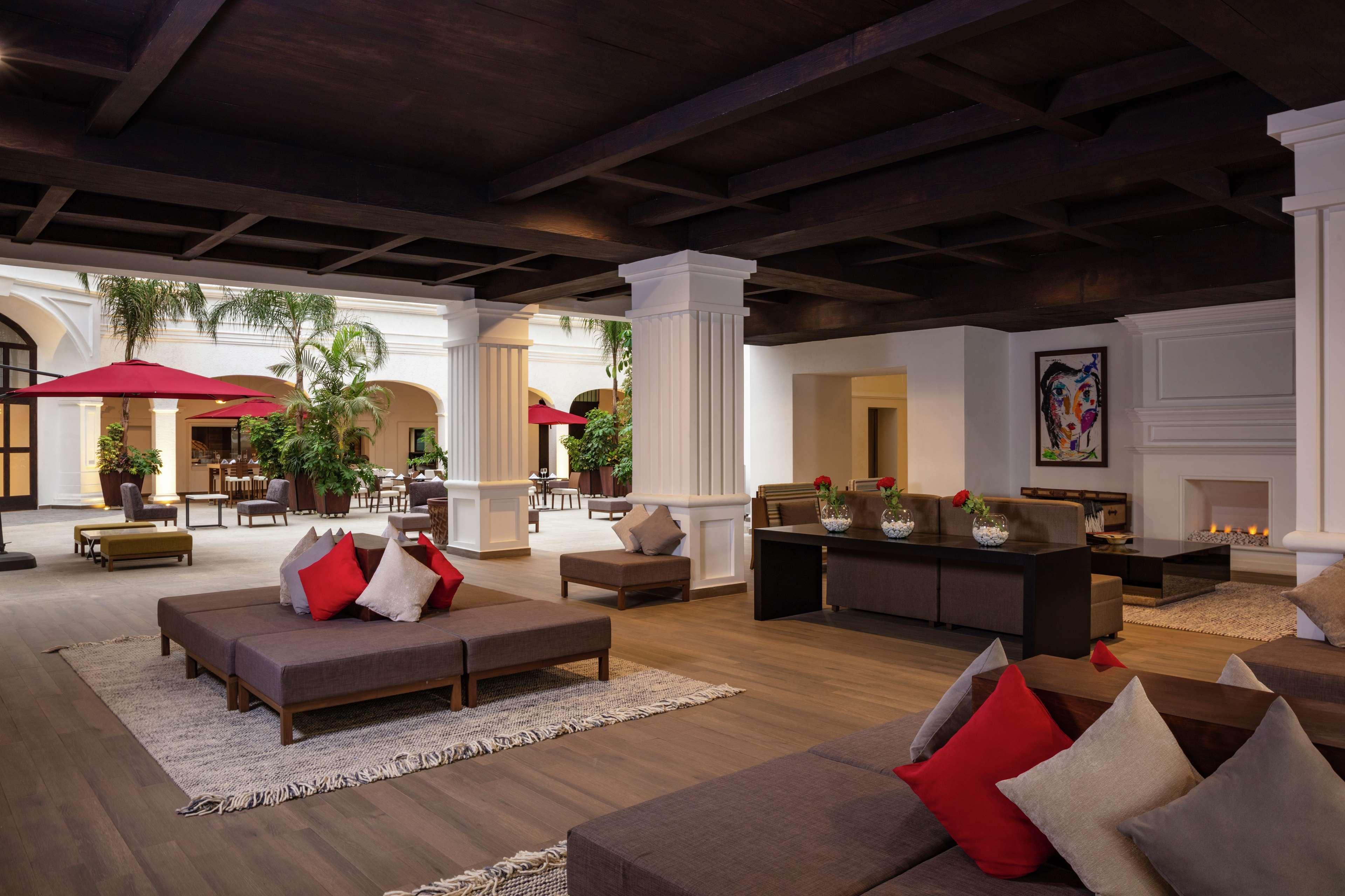 Doubletree By Hilton Toluca Hotell Exteriör bild