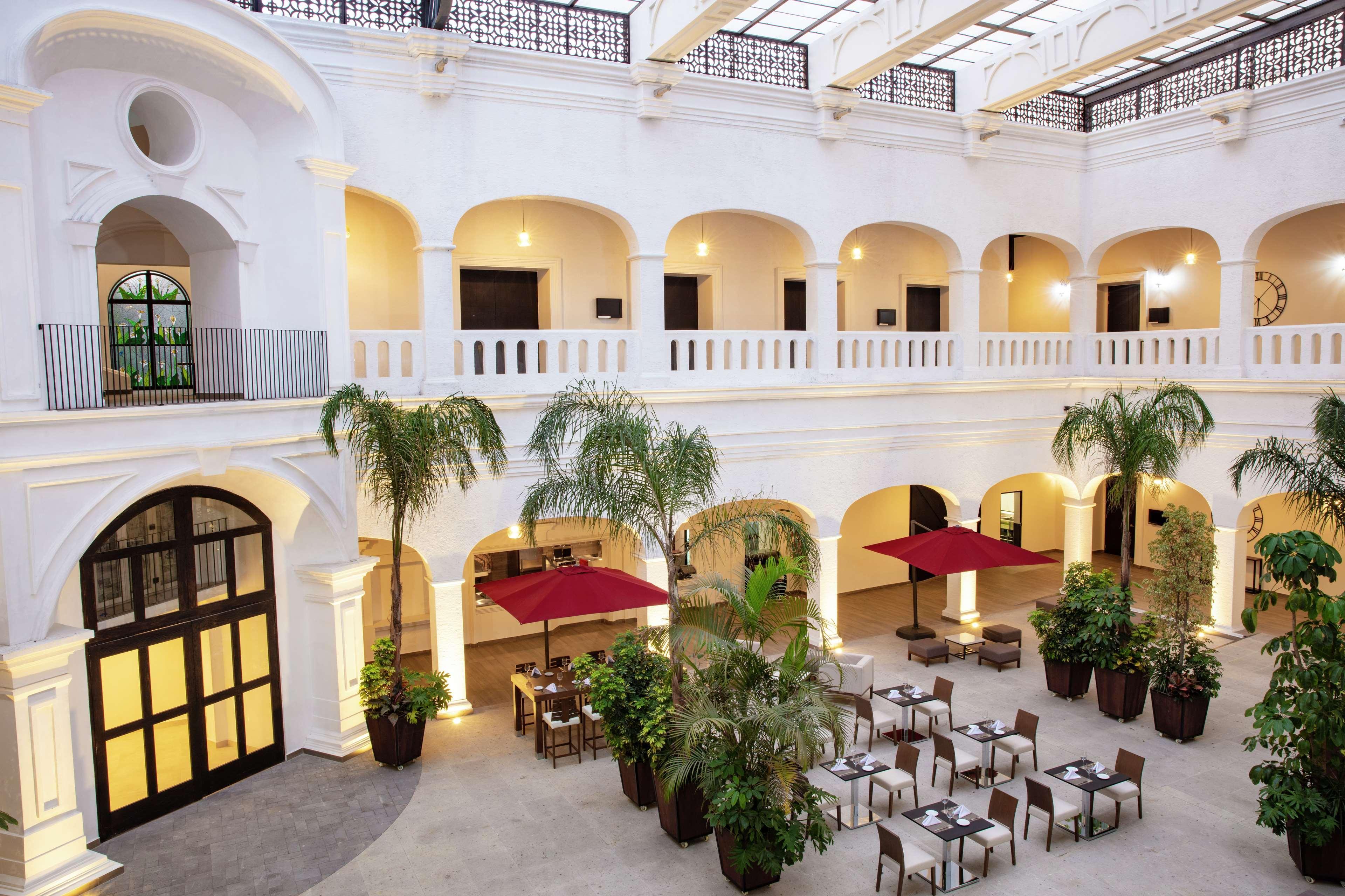 Doubletree By Hilton Toluca Hotell Exteriör bild