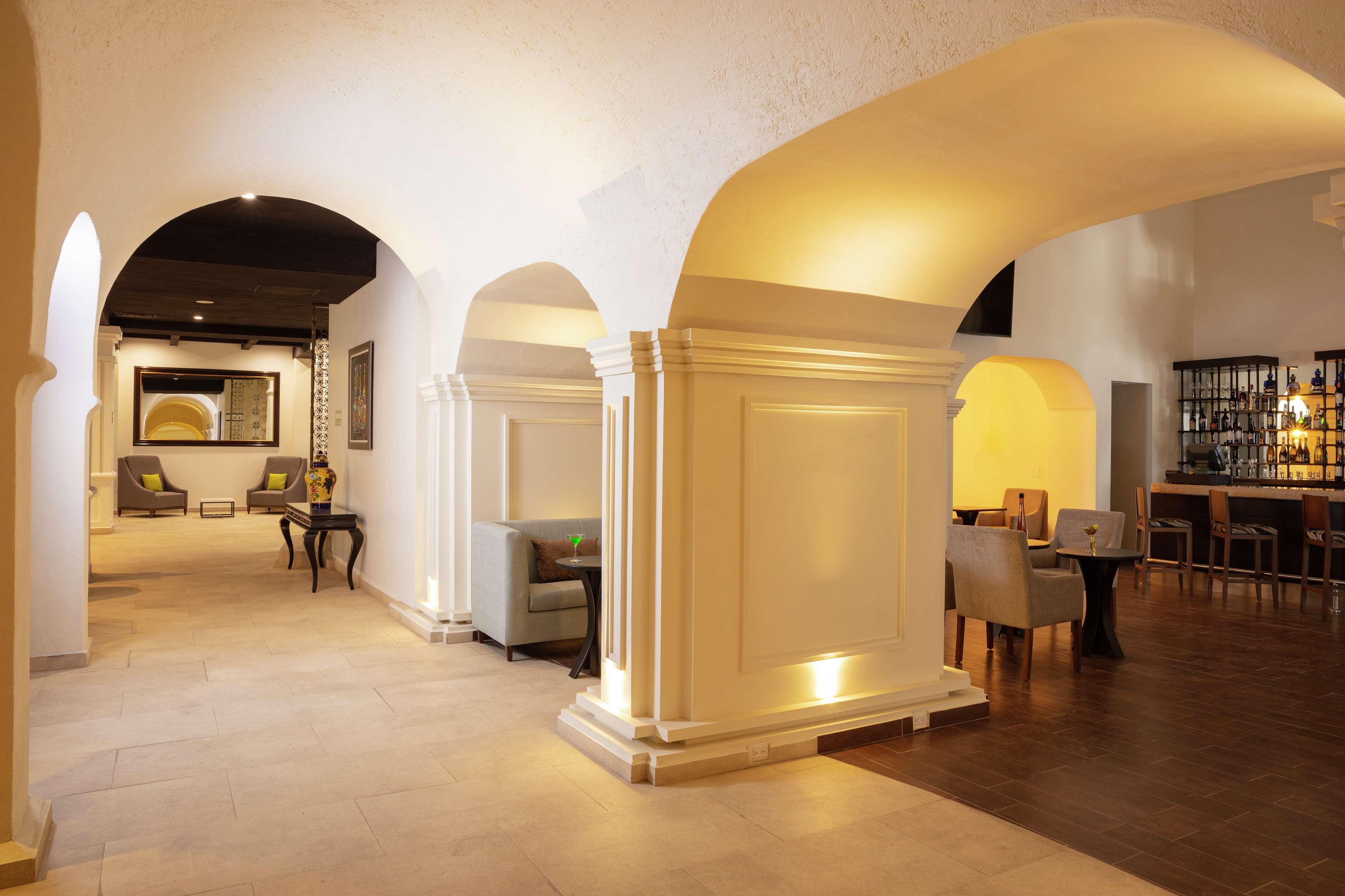 Doubletree By Hilton Toluca Hotell Exteriör bild