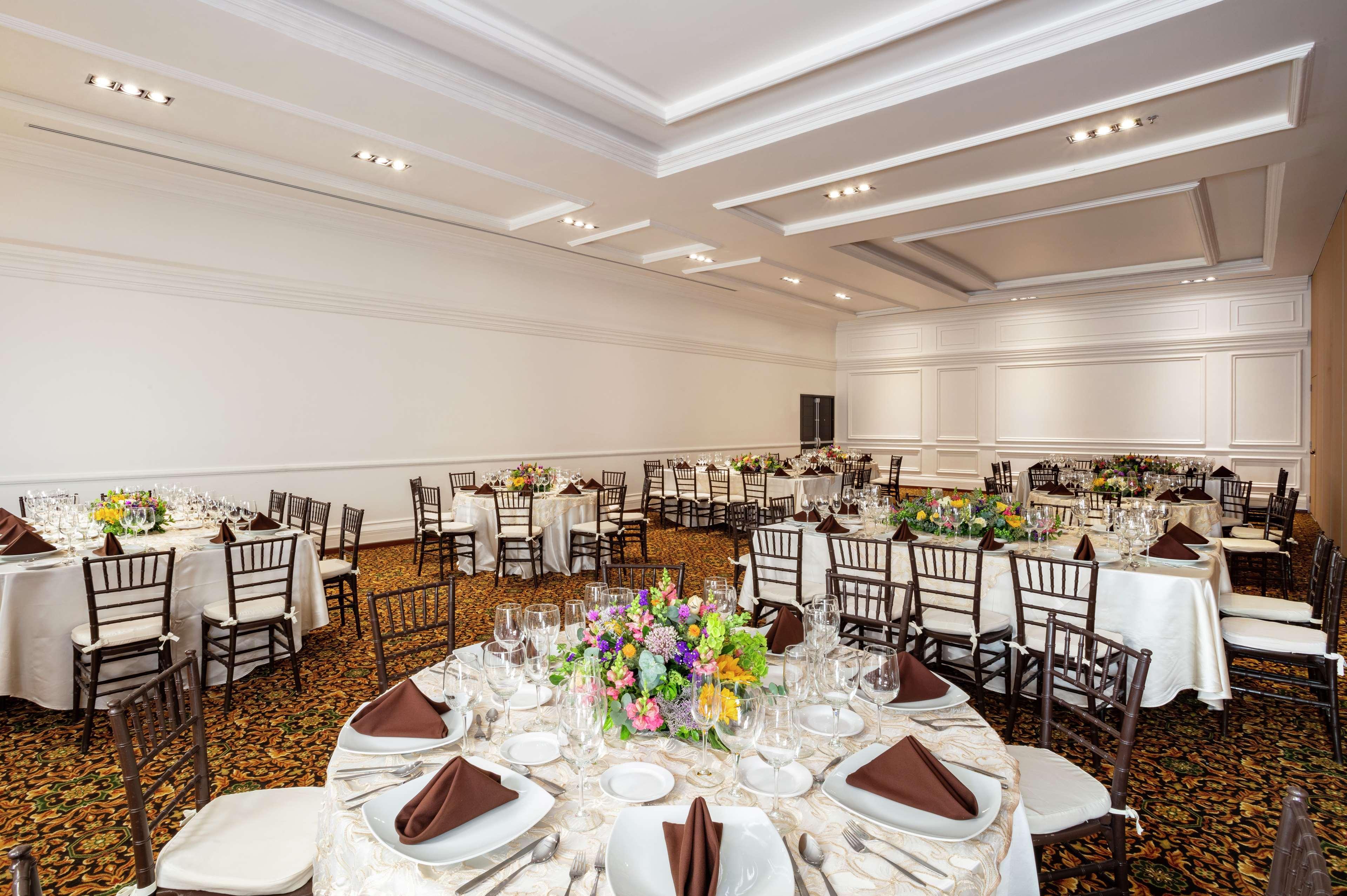 Doubletree By Hilton Toluca Hotell Exteriör bild