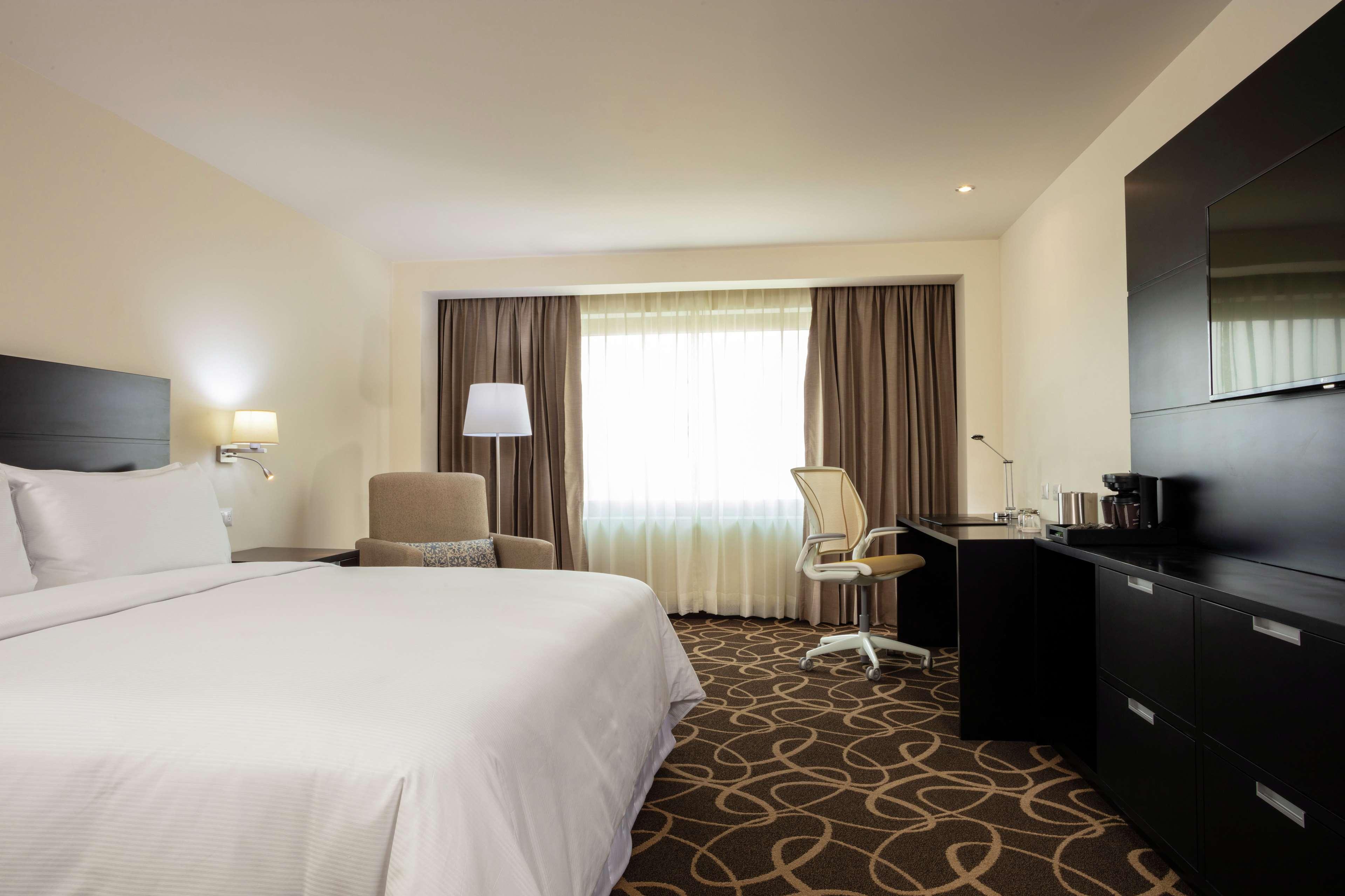 Doubletree By Hilton Toluca Hotell Exteriör bild