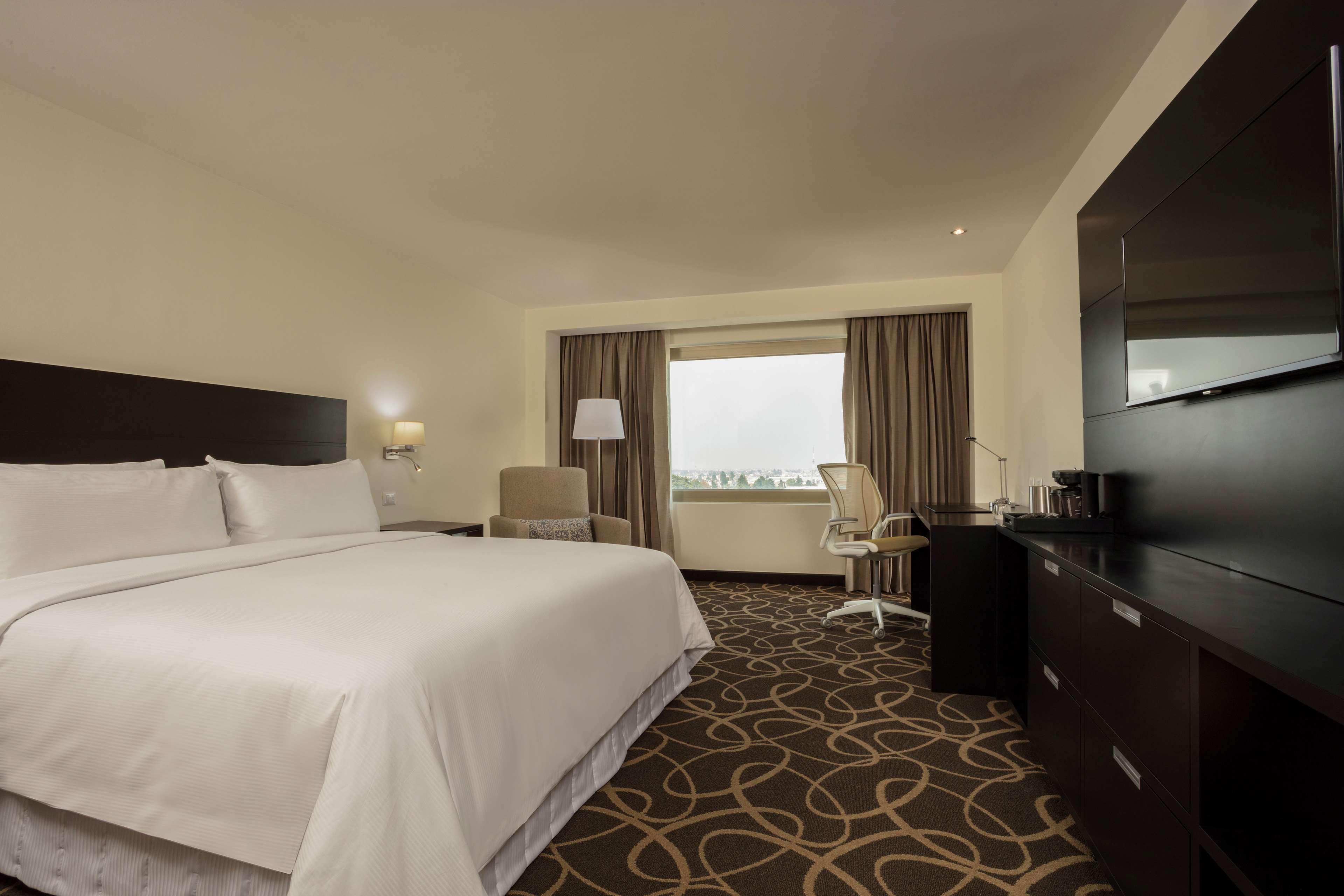Doubletree By Hilton Toluca Hotell Exteriör bild