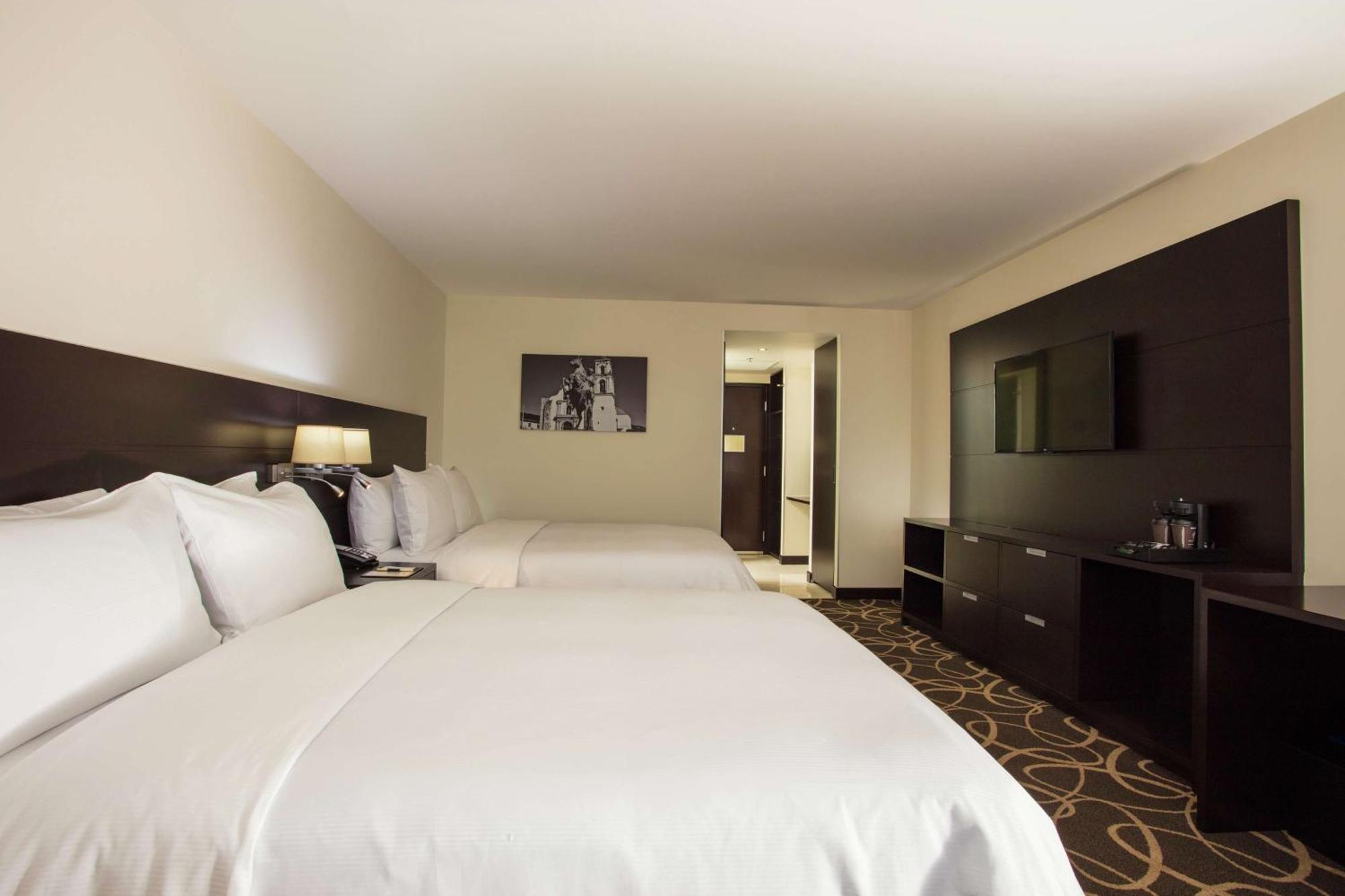 Doubletree By Hilton Toluca Hotell Exteriör bild