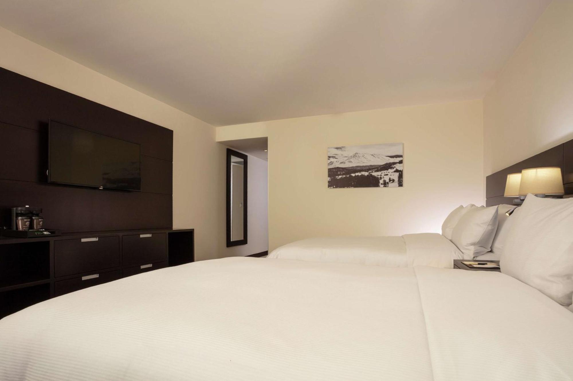 Doubletree By Hilton Toluca Hotell Exteriör bild