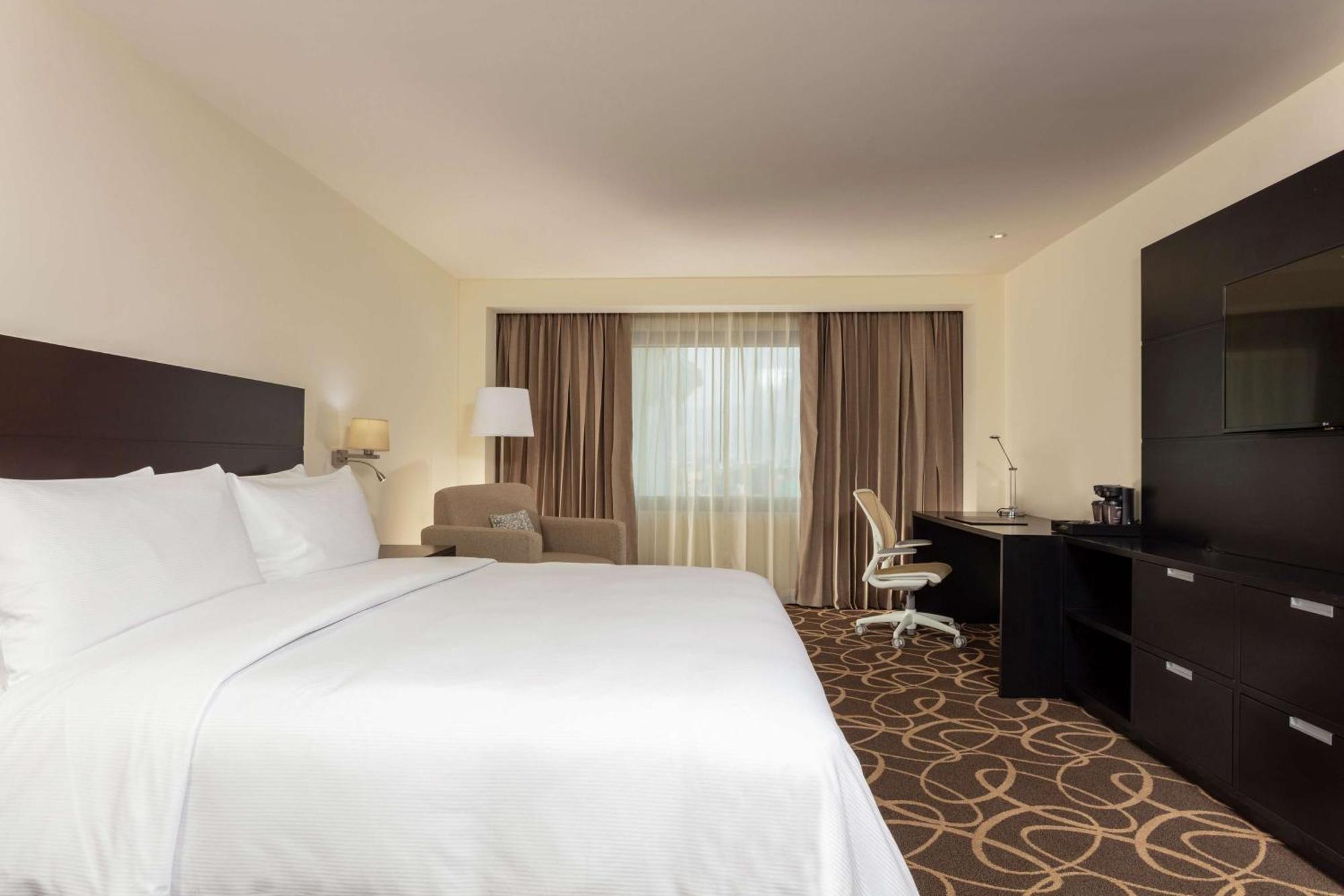 Doubletree By Hilton Toluca Hotell Exteriör bild