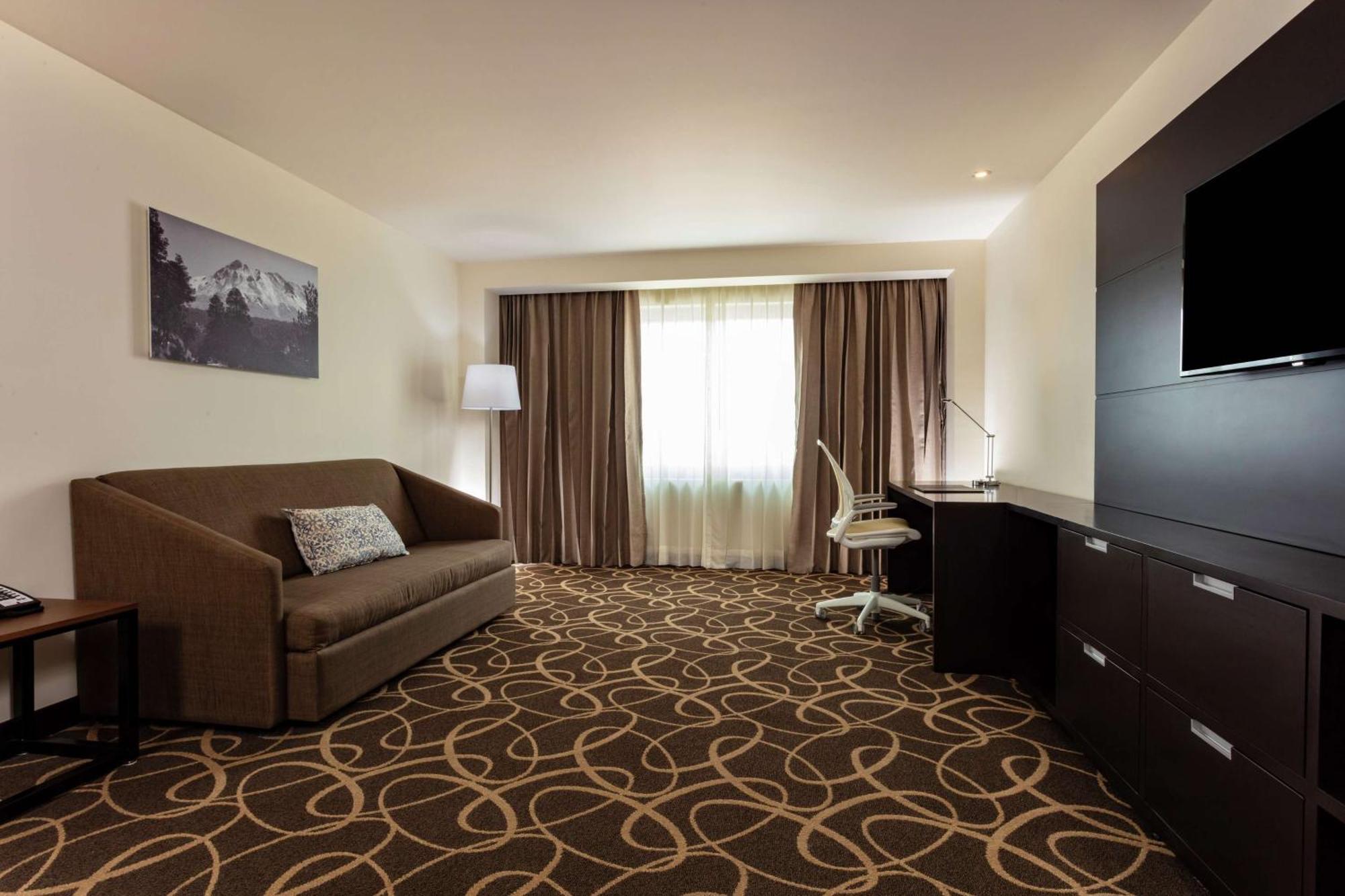 Doubletree By Hilton Toluca Hotell Exteriör bild